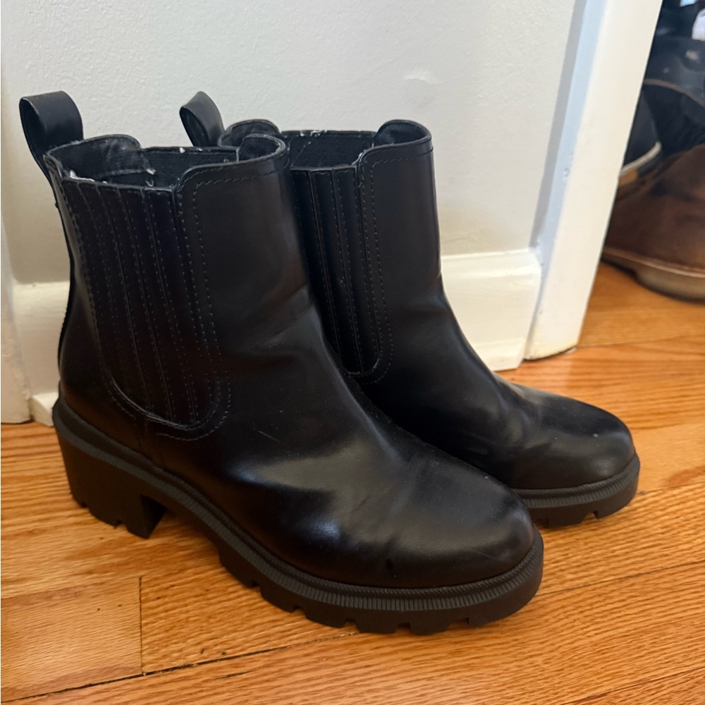Universal Thread Black Chelsea Boot